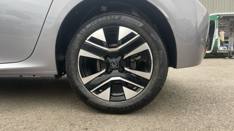 Peugeot 208 1.2 Hybrid 110 Allure 5dr e-DSC6 Petrol Hatchback